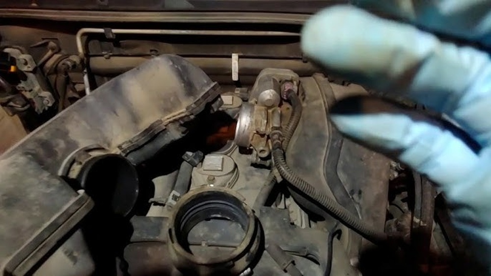 why is my chevrolet colorado idling rough